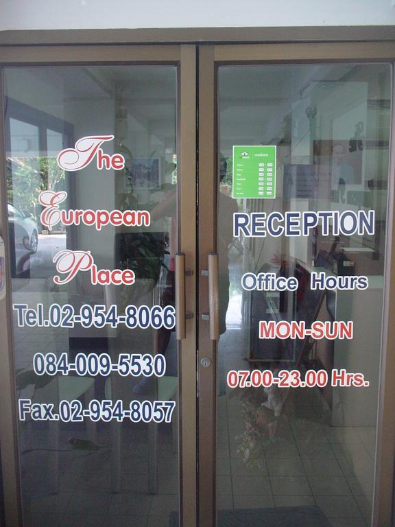 The European Place Bangkok Bagian luar foto
