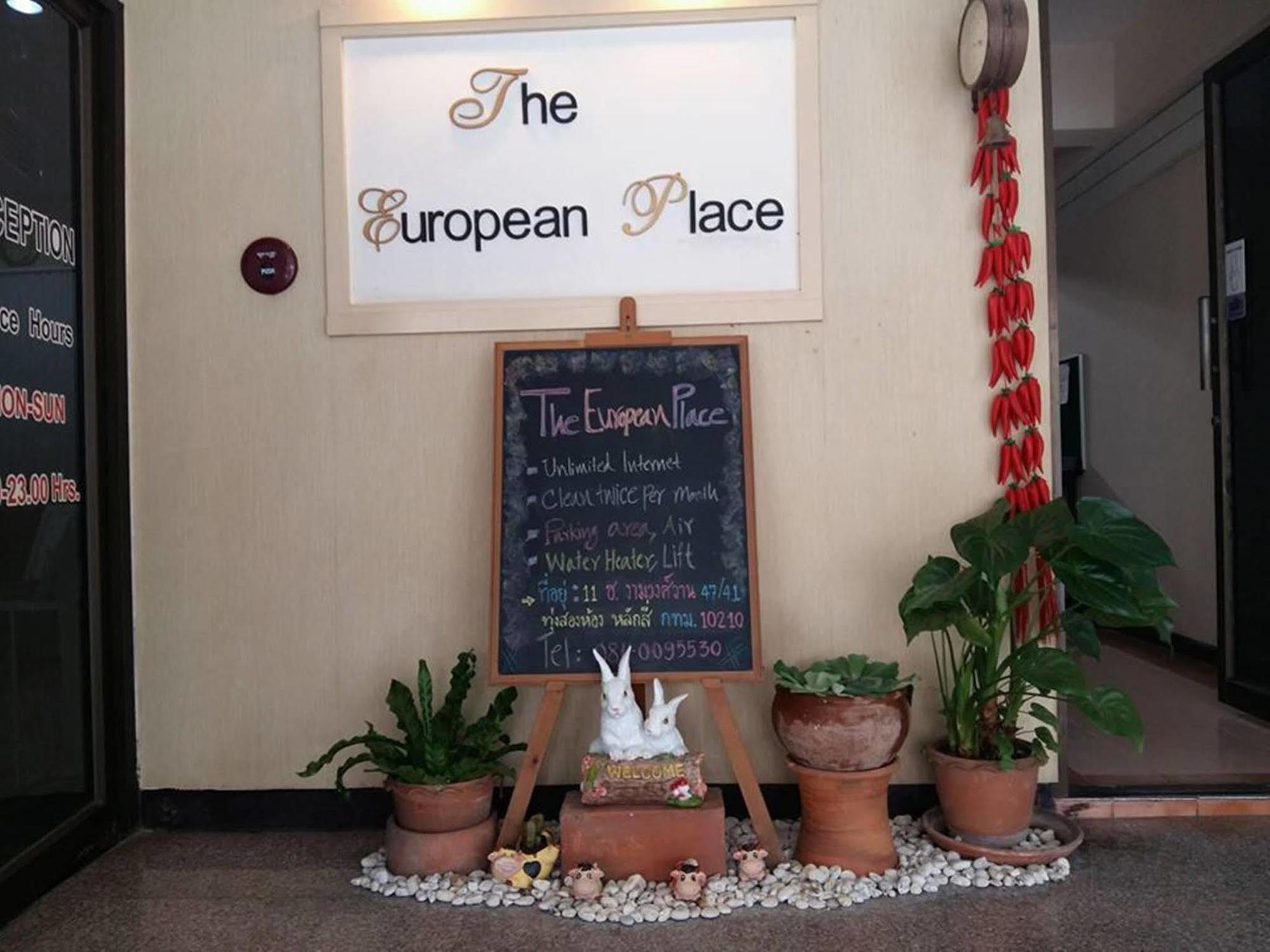 The European Place Bangkok Bagian luar foto