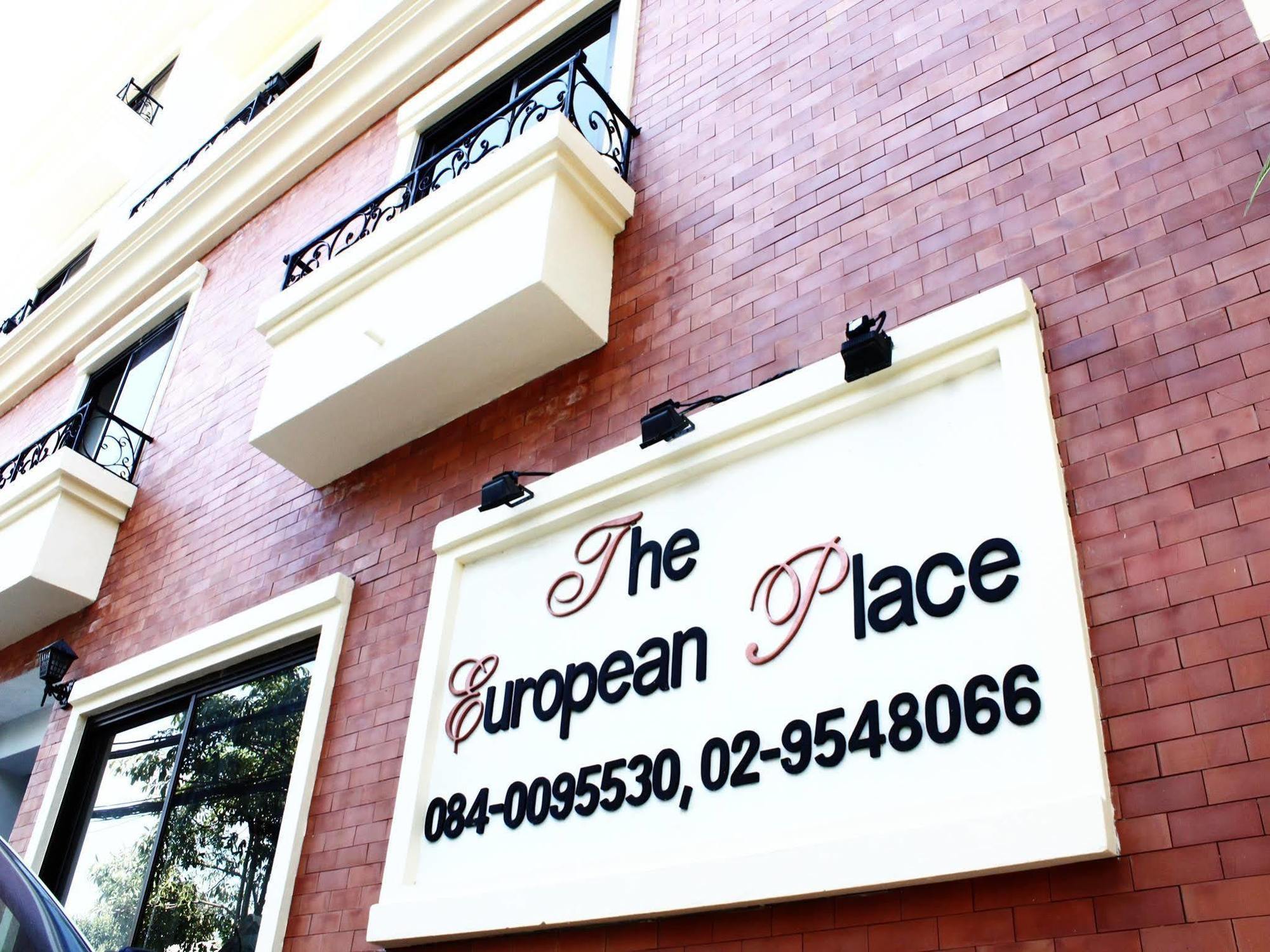 The European Place Bangkok Bagian luar foto